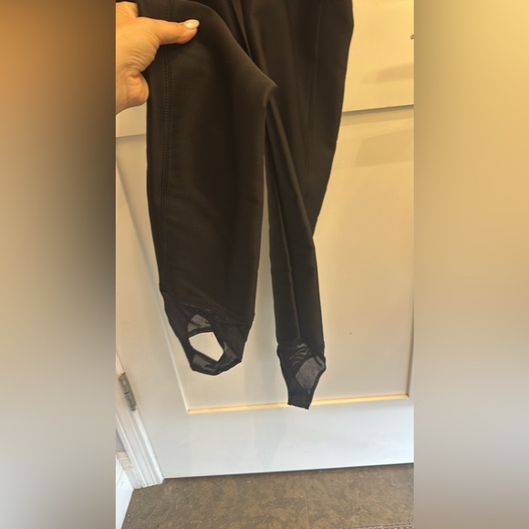 Vintage Tyrolia Ladies Ski Suit With Stirups Size 4 - Picture 6 of 16